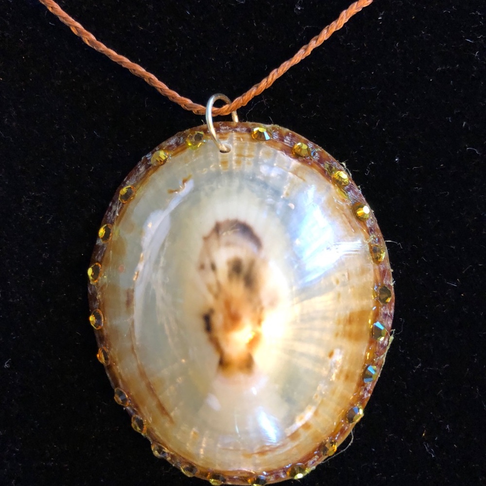 Handmade Shell Pendant Necklace in Amber and Cream
